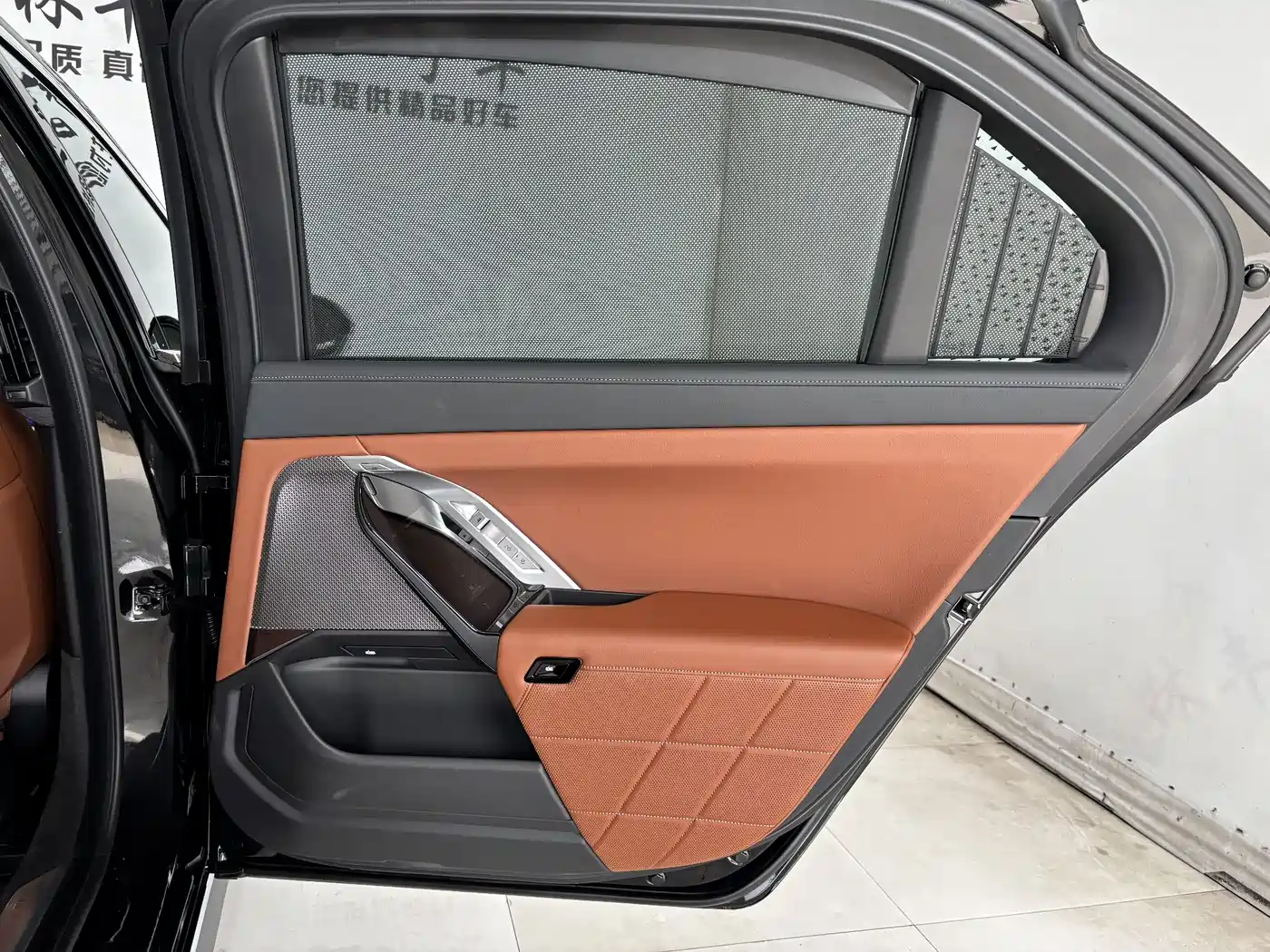 BMW 7 Series 2023 740Li Exclusive M Sport Package фото 22