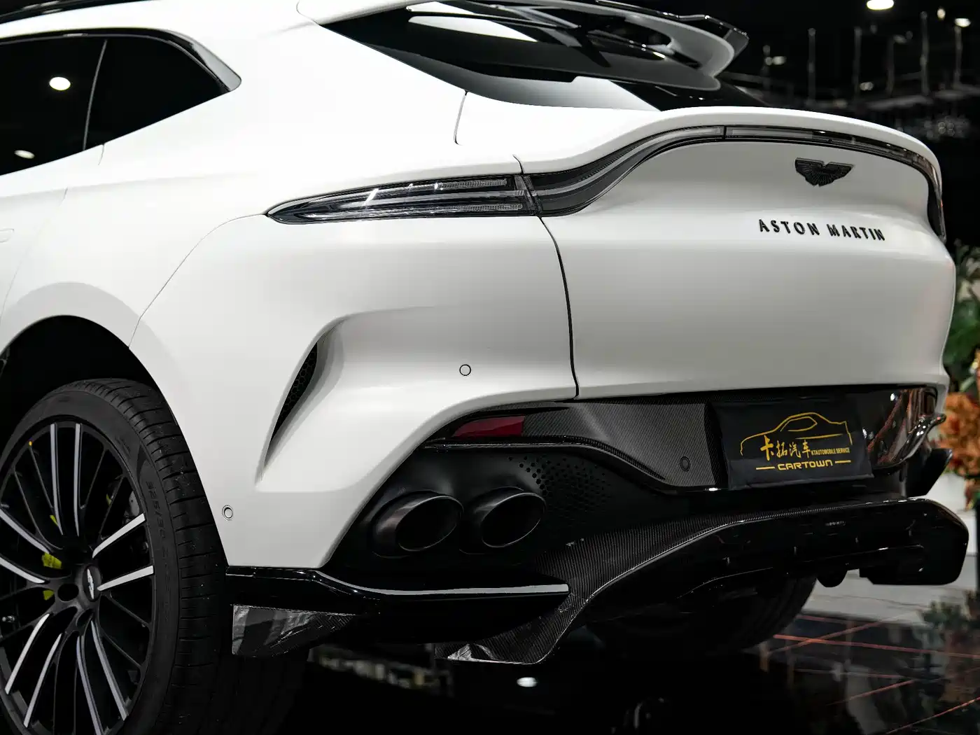 Aston Martin DBX 2023 2023 Model 4.0T V8 707