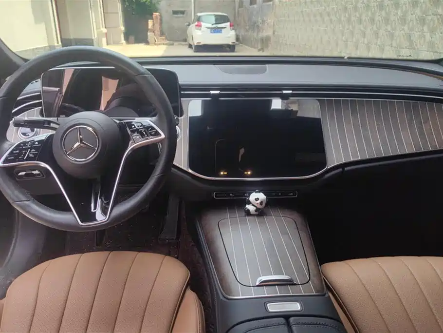 Mercedes-Benz E-Class 2024 E 300 L Fashion фото 12