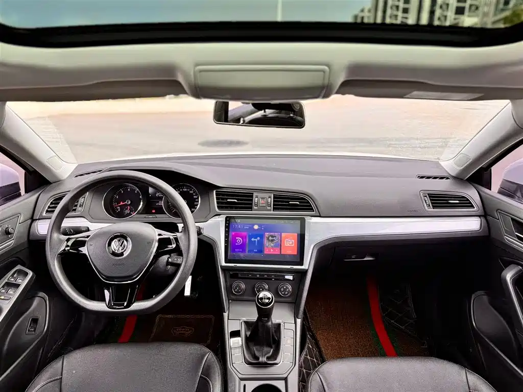 Volkswagen Lamando 2018 230TSI Manual Trend Edition фото 9