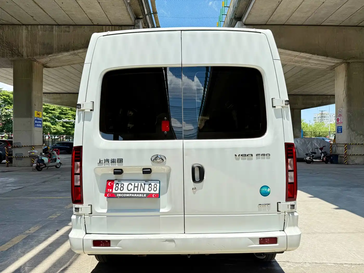 SAIC Maxus Xintu V80 2024 2024 Aoyun 6AMT Long Wheelbase Medium Roof 147Ps 6/7/8/9-seater