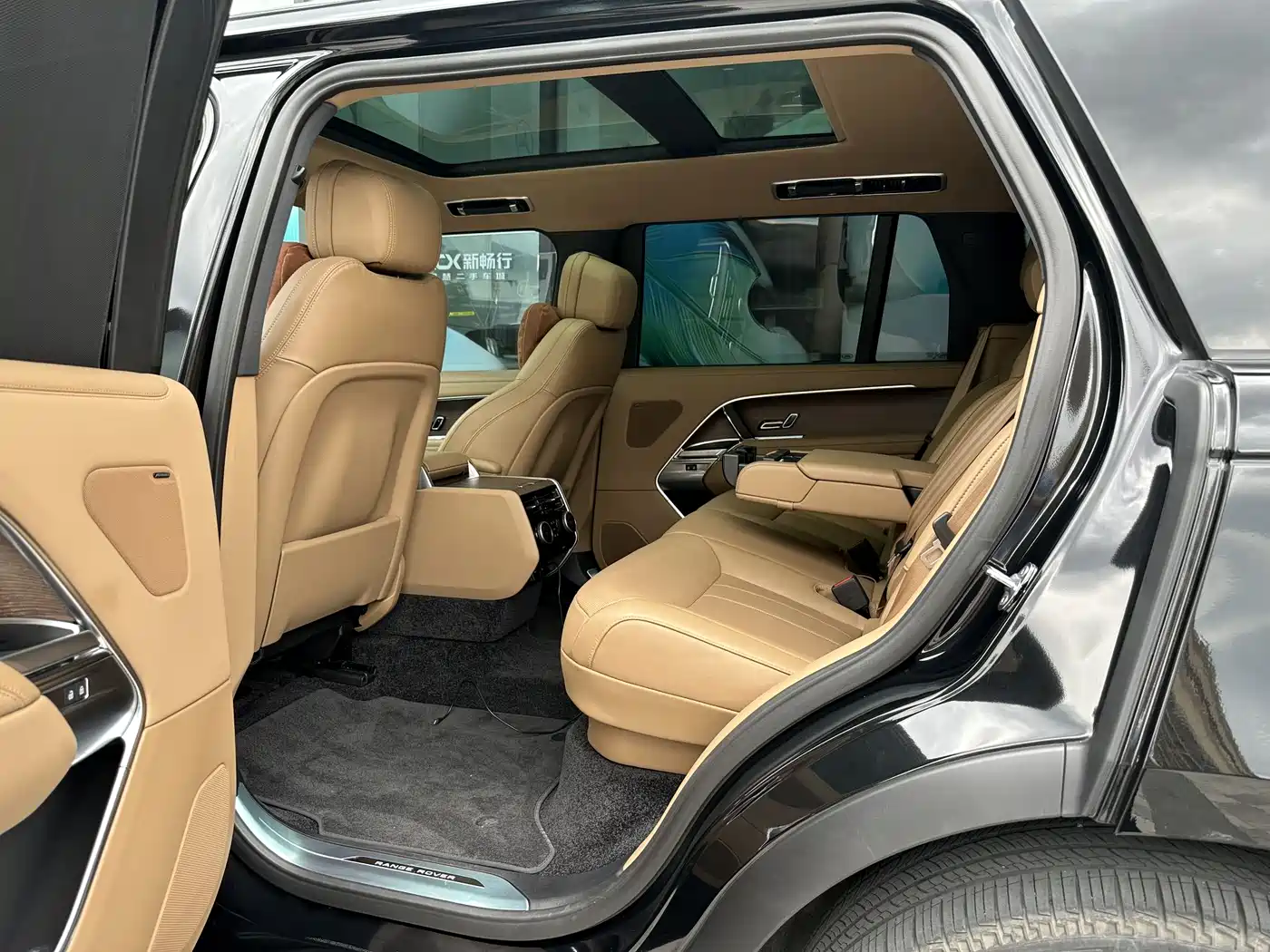 Land Rover Range Rover 2025 3.0 L6 400PS Flourishing Era Extended Wheelbase фото 14