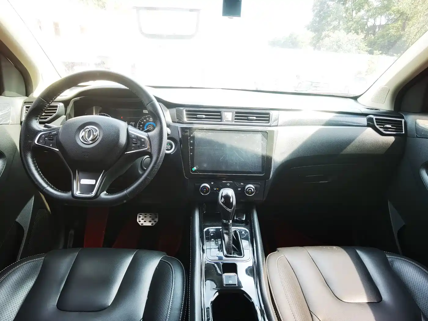 Dongfeng Fengguang Fengguang 580 2018 2017 1.5T CVT Comfort Version