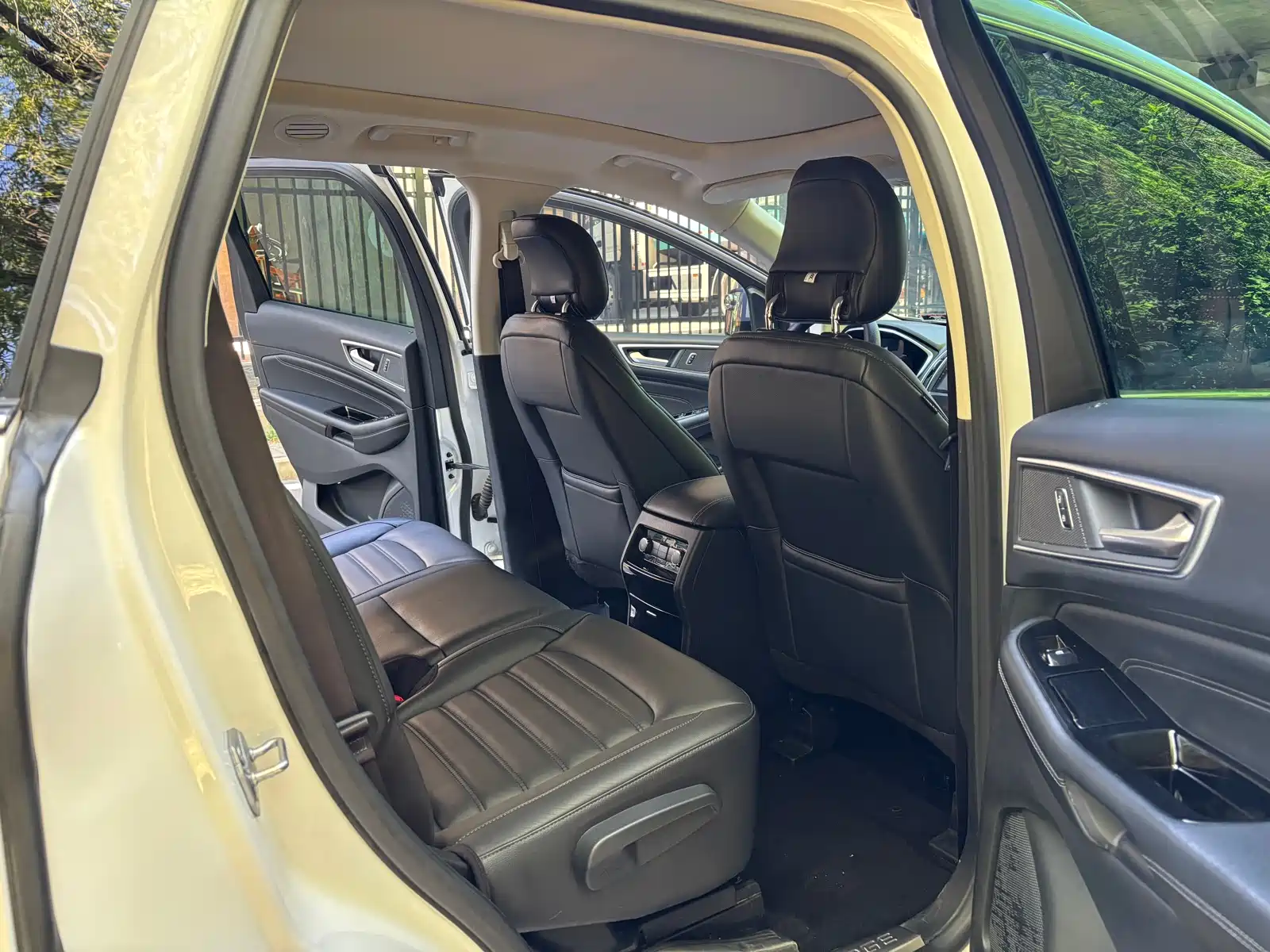 Фото 9 - Ford Edge