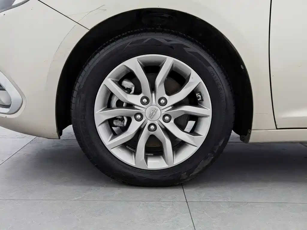 Фото 17 - Geely Emgrand GL