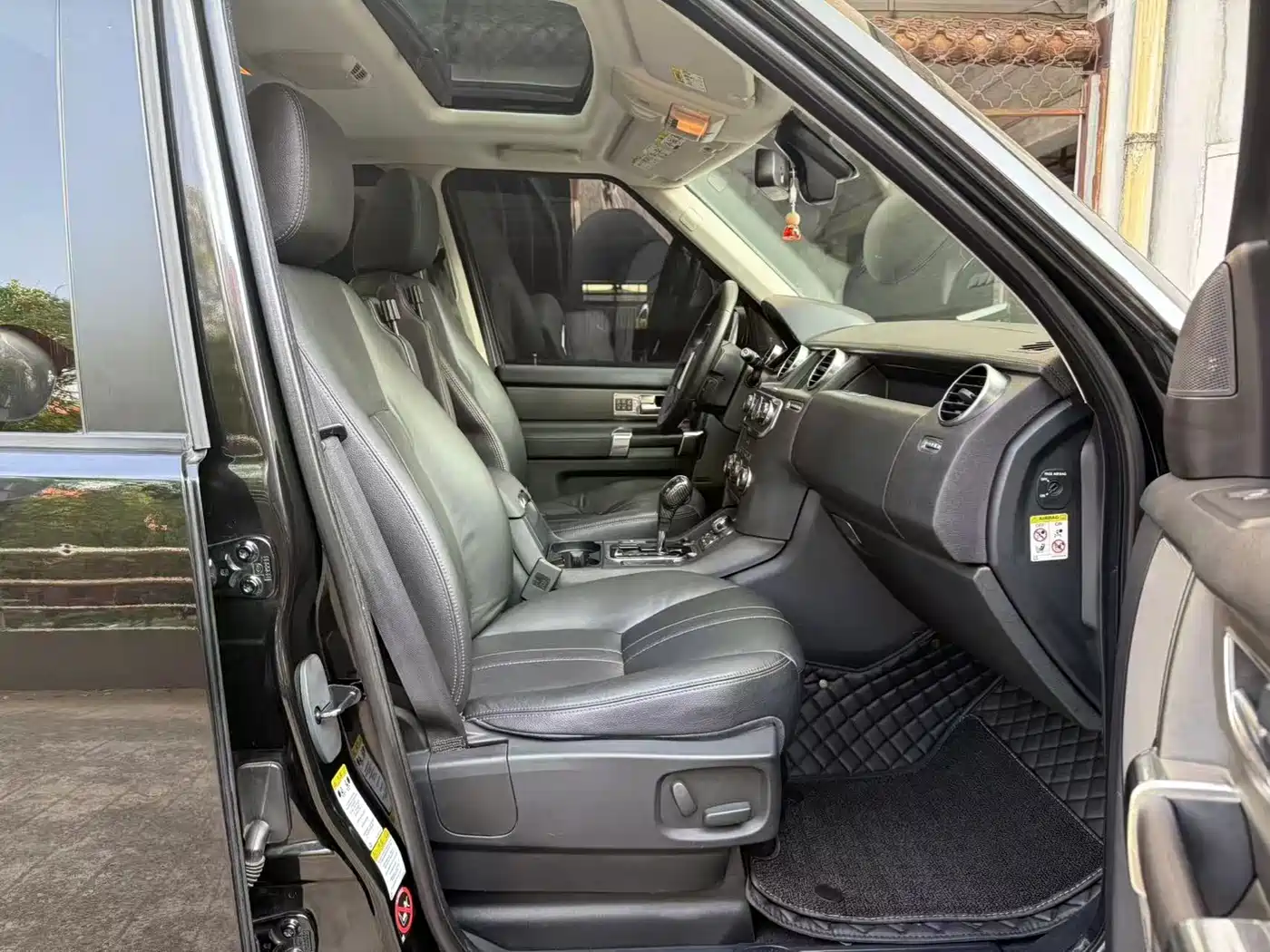 Land Rover Discovery 2012 5.0 V8 HSE фото 6