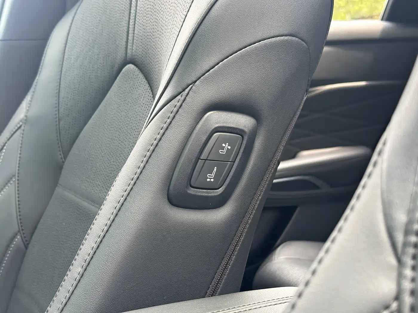 Toyota Avalon 2019 Hybrid 2.5L XLE Premium Edition China VI фото 13