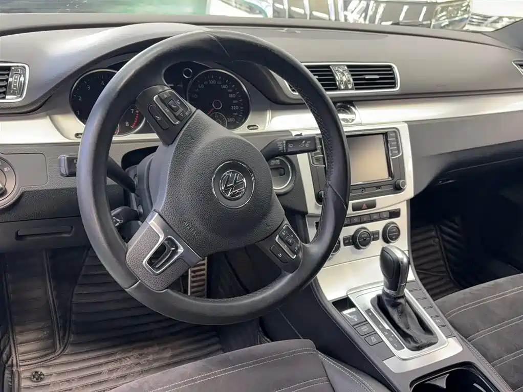 Volkswagen FAW-Volkswagen CC 2018 1.8TSI Premium фото 4