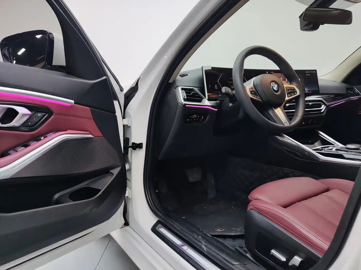 BMW 3 Series 2023 320Li M Sport Package фото 12