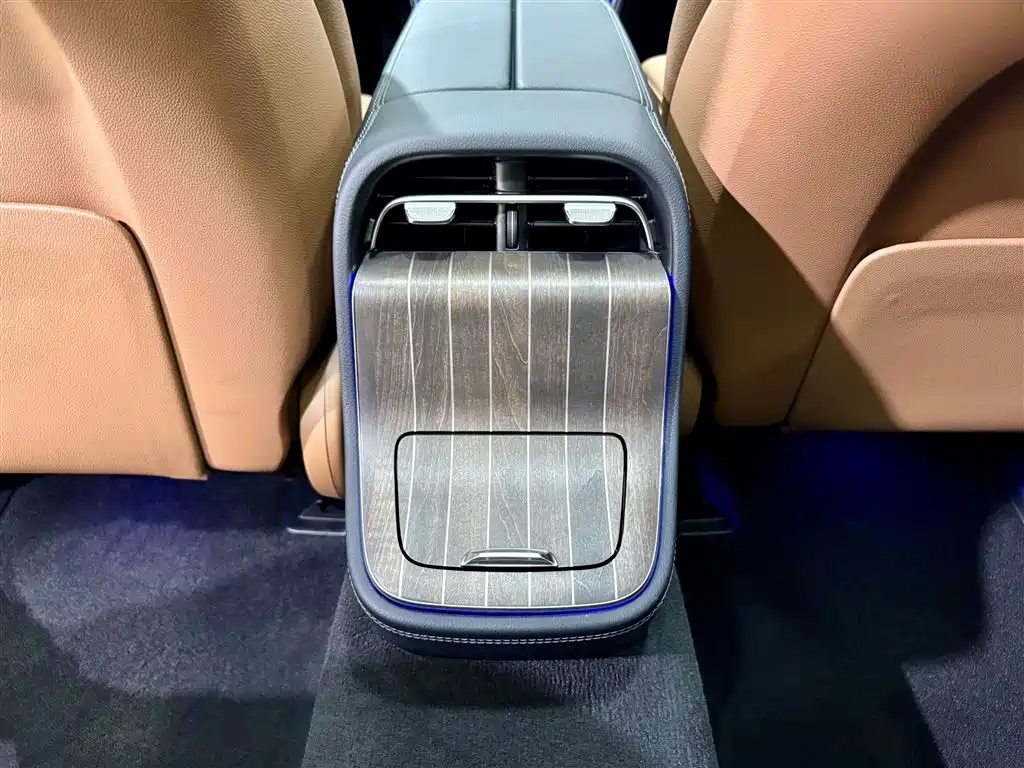 Mercedes-Benz E-Class New Energy 2024 E 350 e L Plug-in Hybrid Sedan фото 21