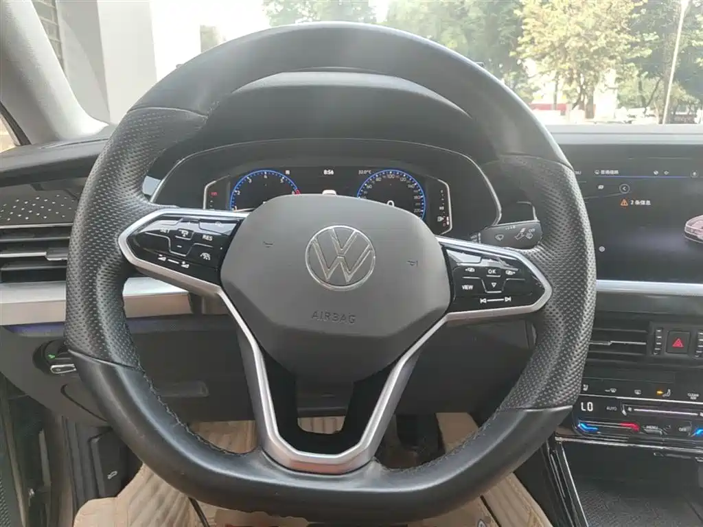 Volkswagen Passat 2022 330TSI Starlight Luxury Edition фото 11