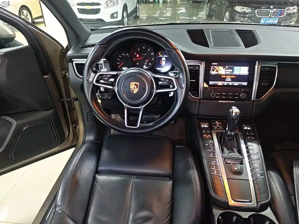 Porsche Macan 2017 Macan 2.0T фото 13