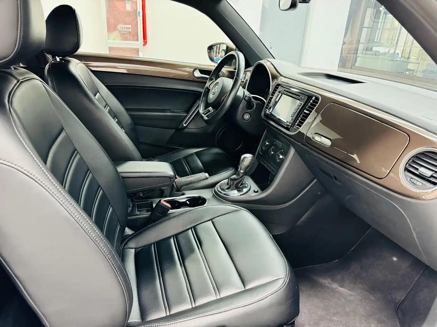 Volkswagen Beetle 2014 1.4TSI Fashion Edition фото 7