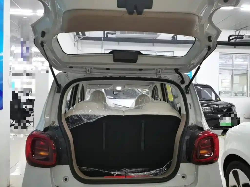Wuling Motors Hongguang MINIEV 2025 4-Door Advanced 19