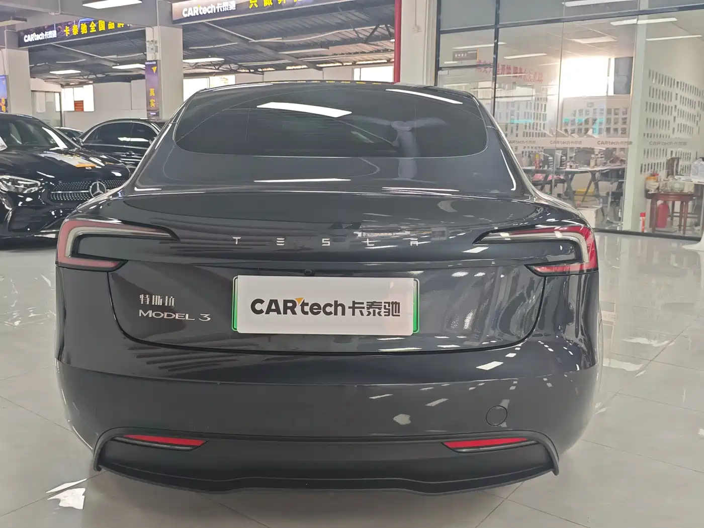 TESLA MODEL 3
