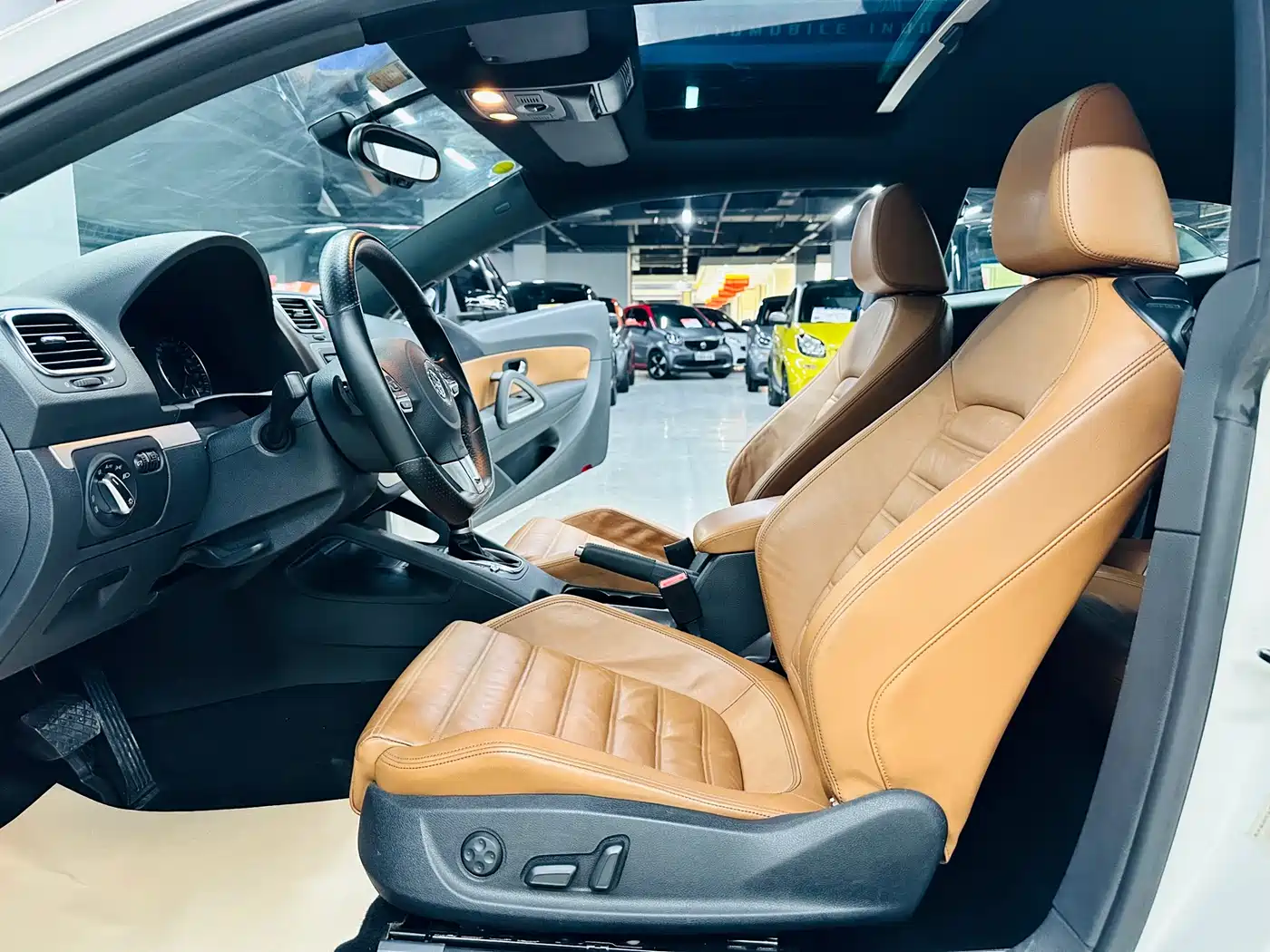 Volkswagen Scirocco 2010 2.0TSI Luxury Edition фото 17