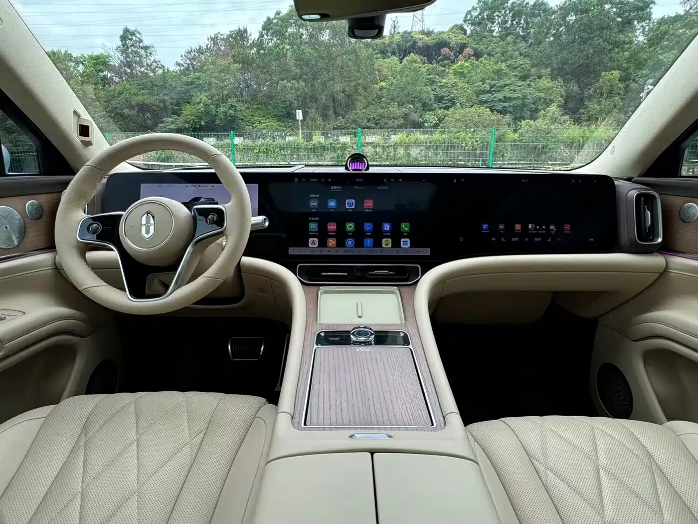 AITO Wenjie AITO M9 2024 Range Extender Max Edition 42kWh 6-seater фото 6