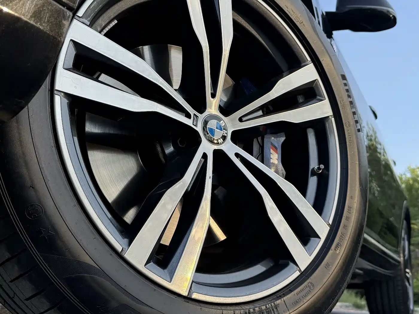BMW X7 2023 xDrive40i Exclusive M Sport Package фото 12