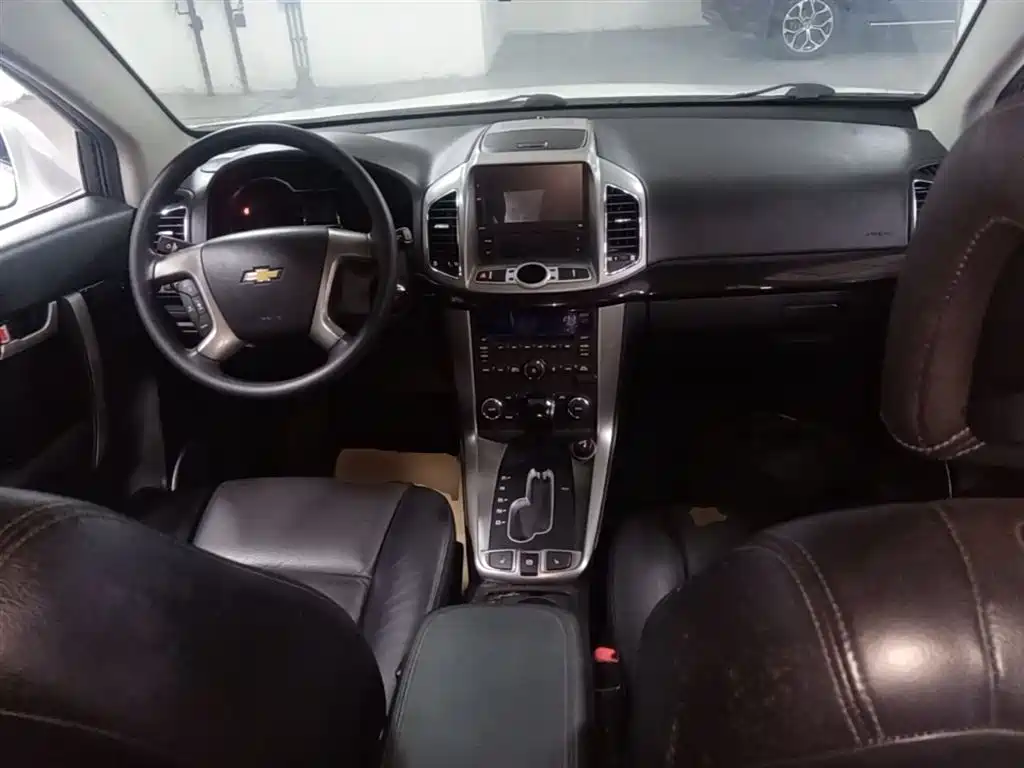 Chevrolet Captiva 2017 2.4L 2WD Luxury Edition 7-Seater фото 10
