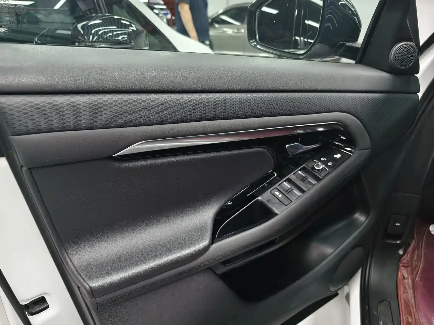 Land Rover Range Rover Evoque 2020 Model 249PS R-DYNAMIC S Gloss Black Sport Edition фото 5