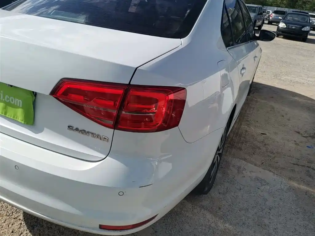 Volkswagen Sagitar 2018 1.6L Automatic Comfort фото 8