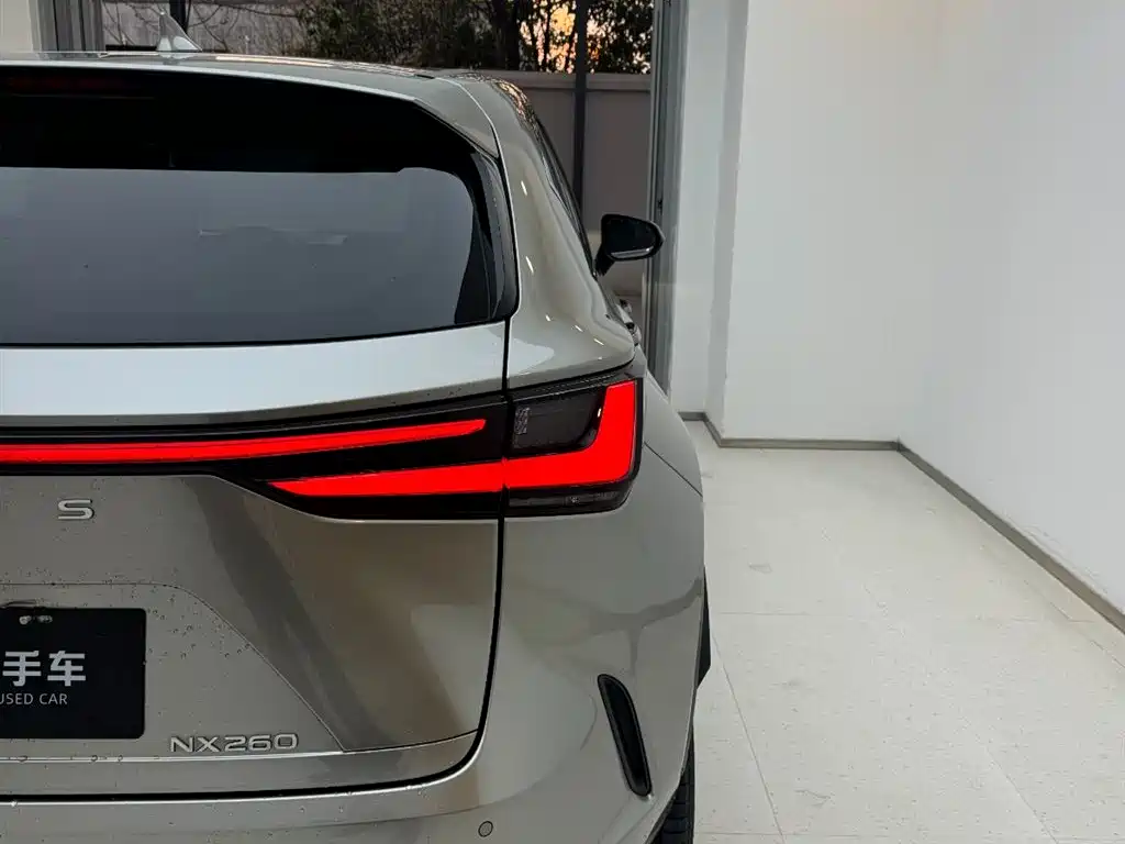Lexus NX 2022 260 FWD Innovation Edition фото 8