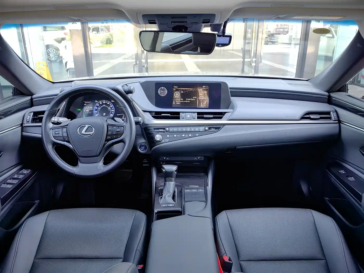 Lexus ES 2021 300h Excellence Edition фото 9