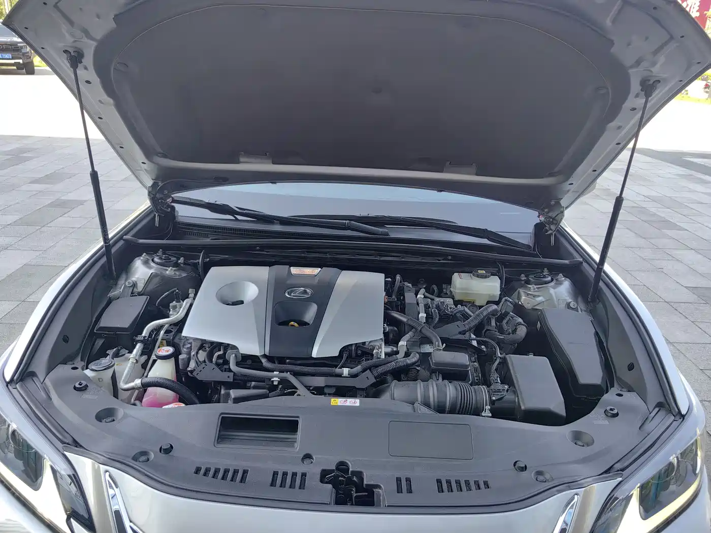 Lexus ES 2021 300h Excellence Edition фото 20