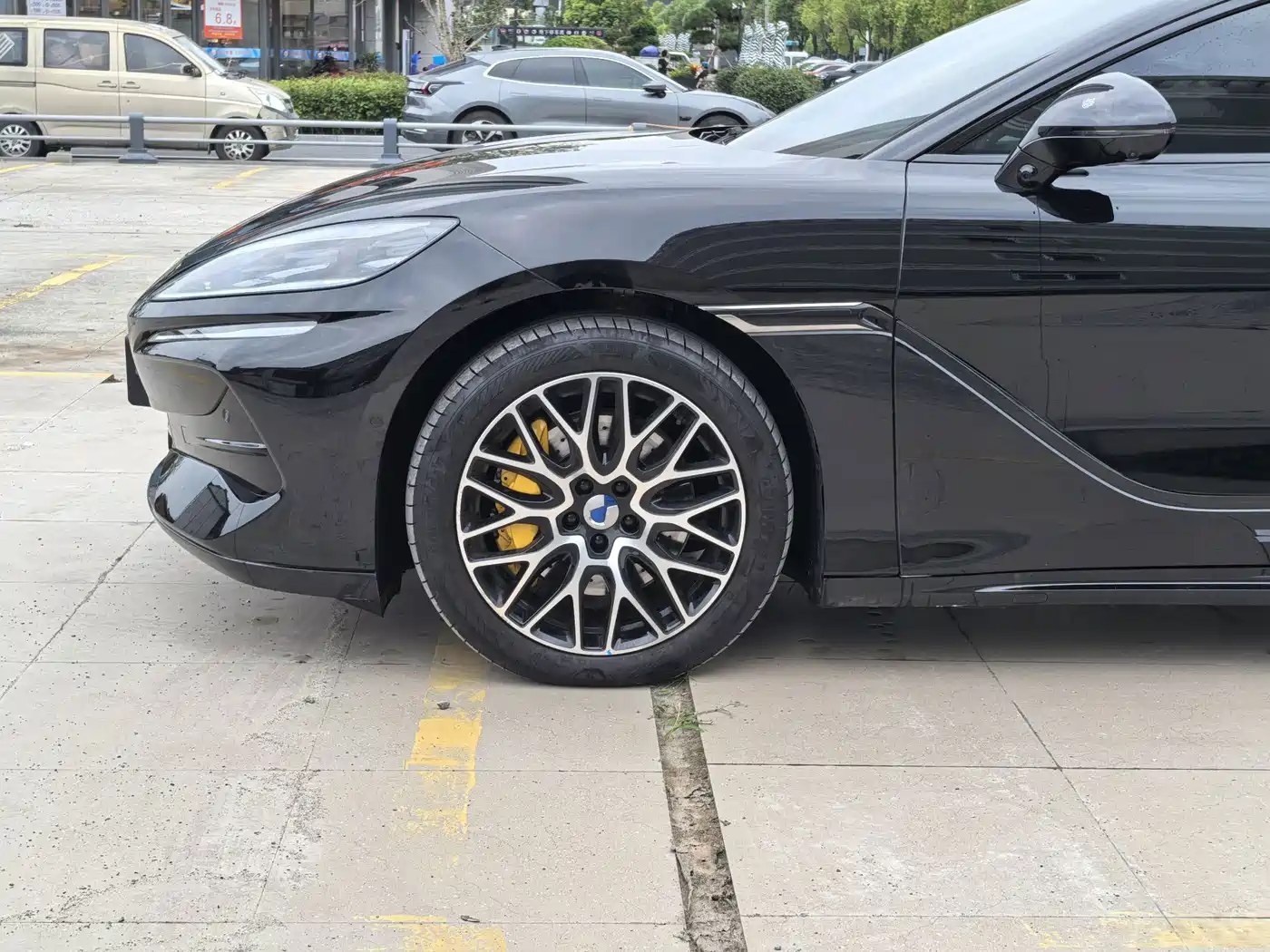 Denza Z9GT 2026 2026 Model Yi San Fang Flash Charge Honor Edition