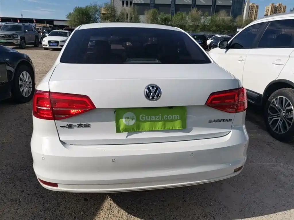 Volkswagen Sagitar 2018 1.6L Automatic Comfort фото 6