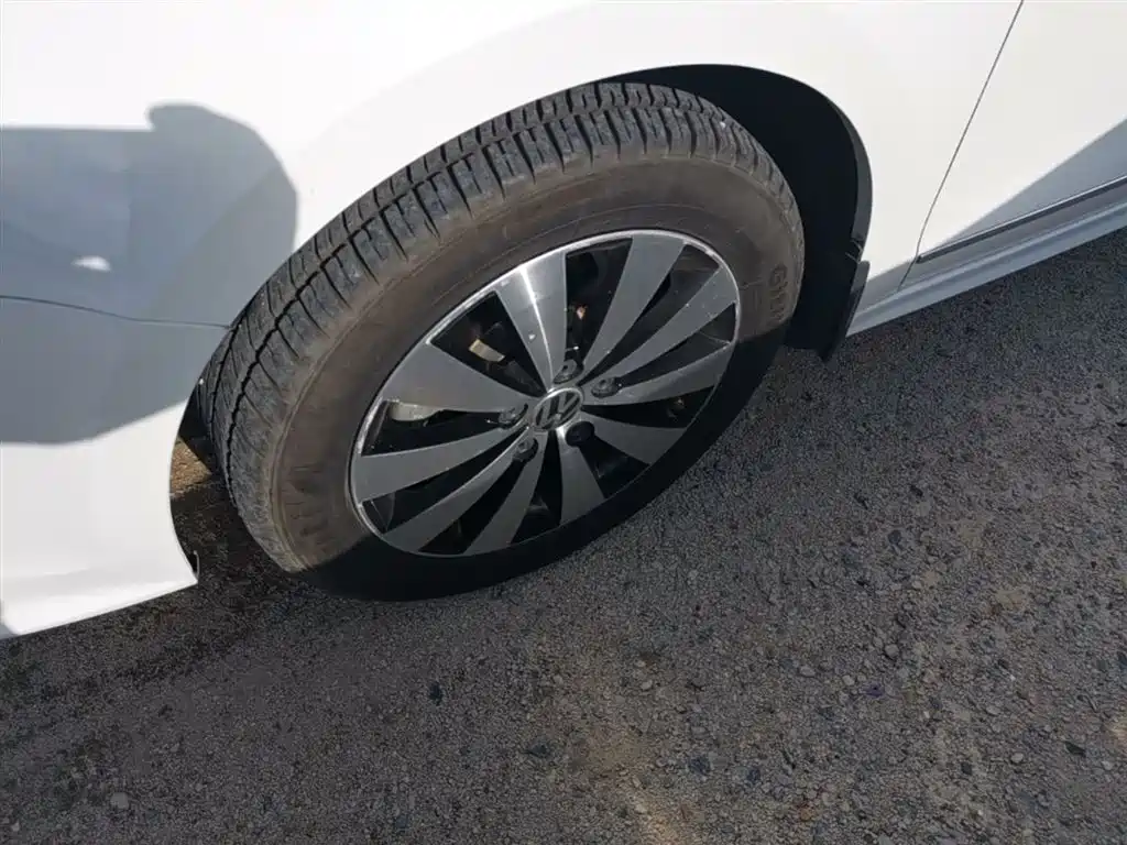 Volkswagen Sagitar 2018 1.6L Automatic Comfort фото 23