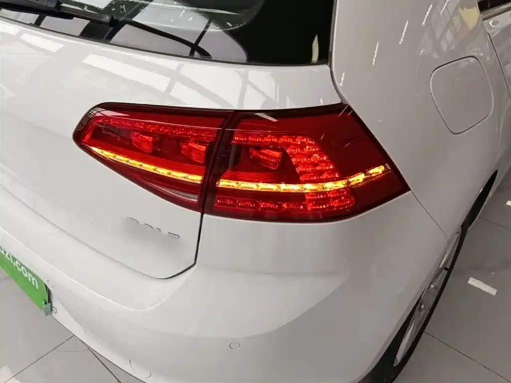 Volkswagen Golf 2016 230TSI Automatic Comfort фото 8