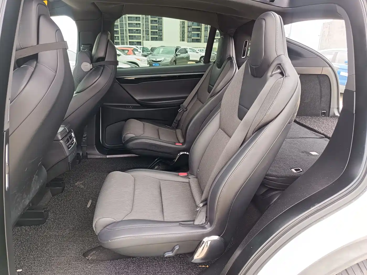 TESLA MODEL X