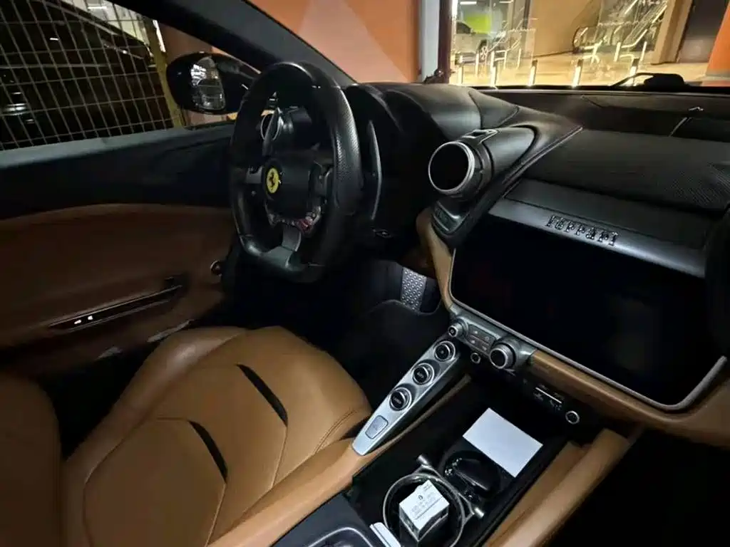 Ferrari GTC4Lusso 2017 3.9T V8 фото 5