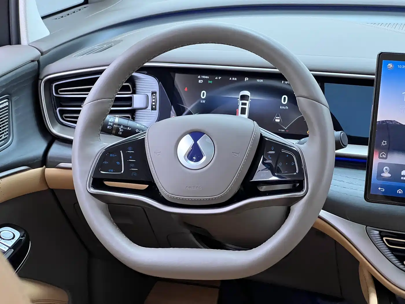 Denza D9 2022 DM-i 970 AWD Flagship фото 30