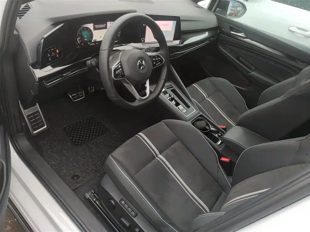 Volkswagen Golf 2023 280TSI DSG R-Line Lite фото 11