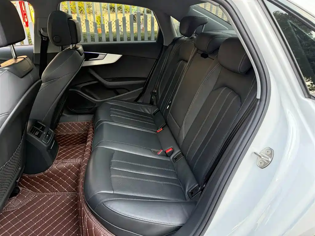 Audi A4L 2022 40 TFSI Luxury Dynamic фото 10