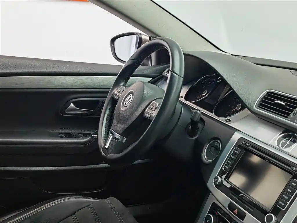 Volkswagen FAW-Volkswagen CC 2012 Model 2.0TSI Ultimate фото 22