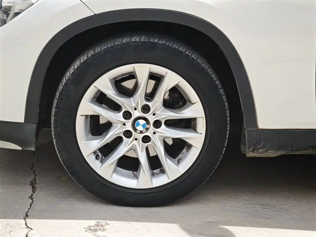 BMW X1 2015 Model sDrive18i Fashion Advanced Edition фото 21