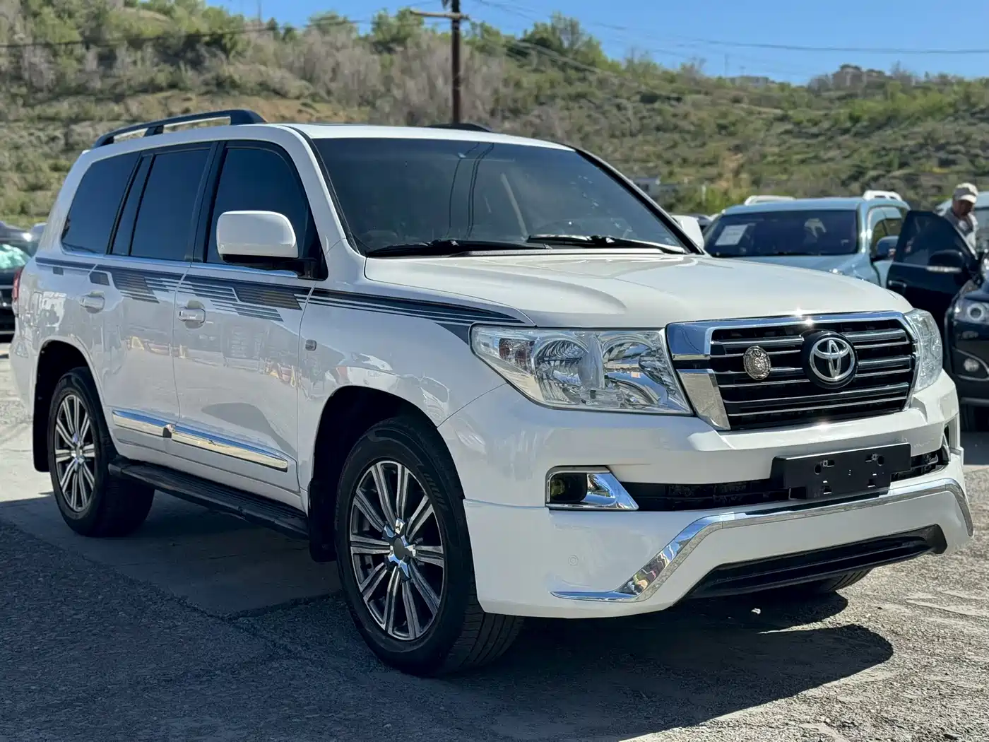 Toyota Land Cruiser 2010 Model 4.7L Automatic VX фото 3