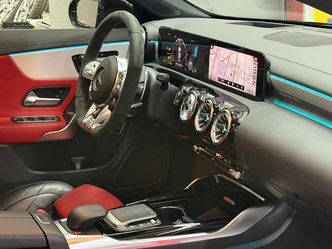 Mercedes-Benz CLA AMG 2022 AMG CLA 45 S 4MATIC+ 55th Anniversary Edition фото 18