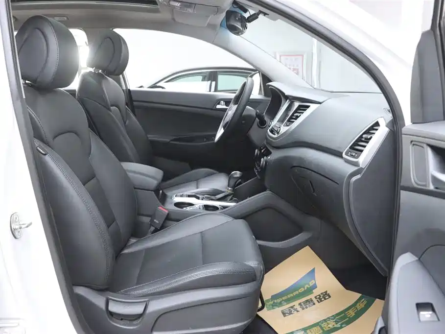 Hyundai Tucson 2015 1.6T Dual Clutch 2WD Smart фото 18