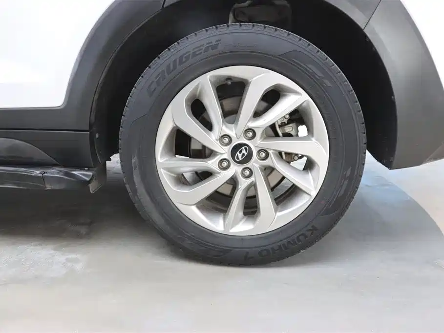Hyundai Tucson 2015 1.6T Dual Clutch 2WD Smart фото 32