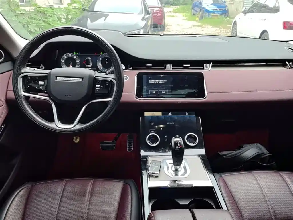 Land Rover Range Rover Evoque 2023 Range Rover Evoque L 249PS Luxury Edition фото 10