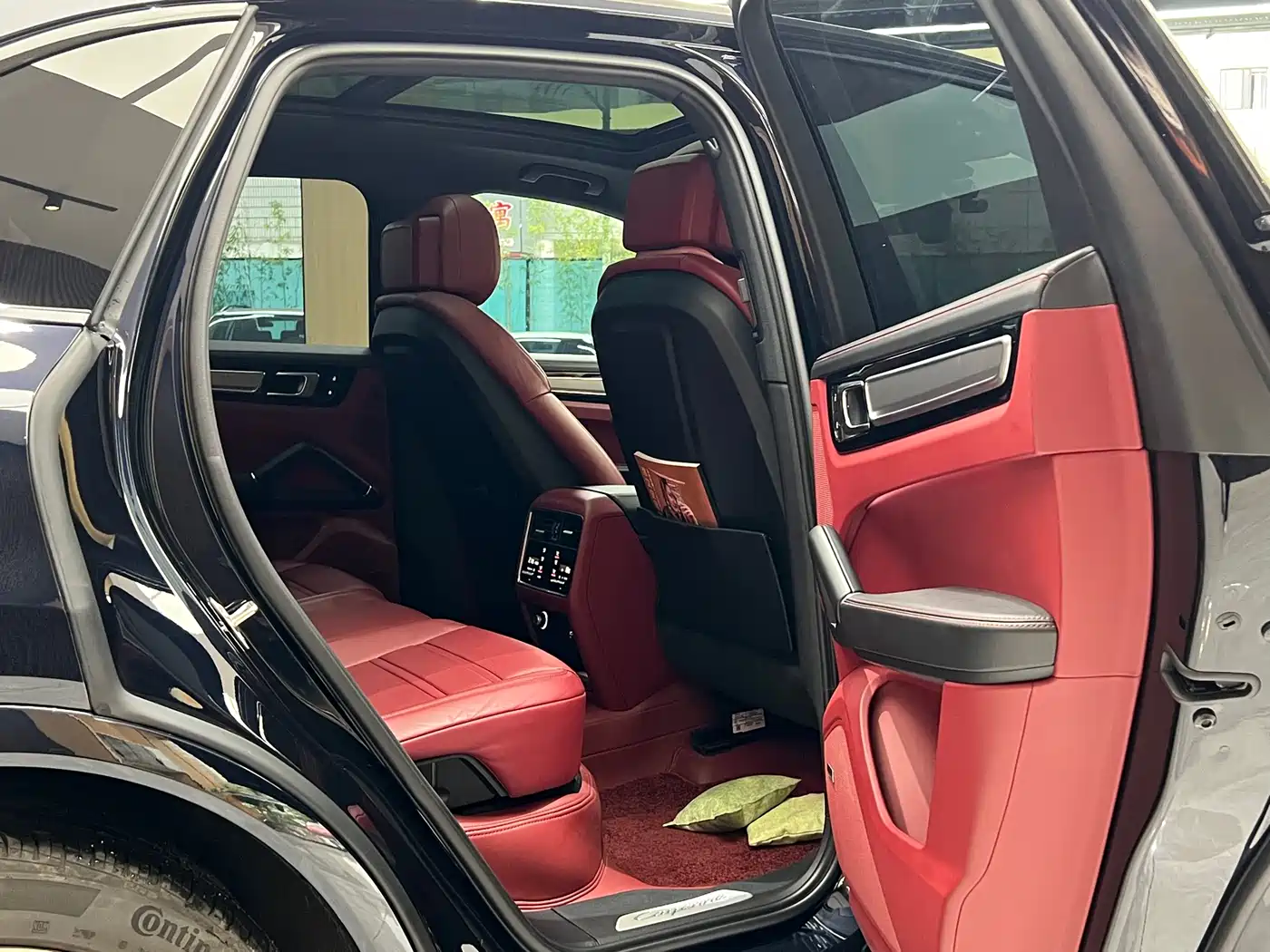 Porsche Cayenne New Energy 2023 Cayenne E-Hybrid 2.0T Platinum Edition фото 26