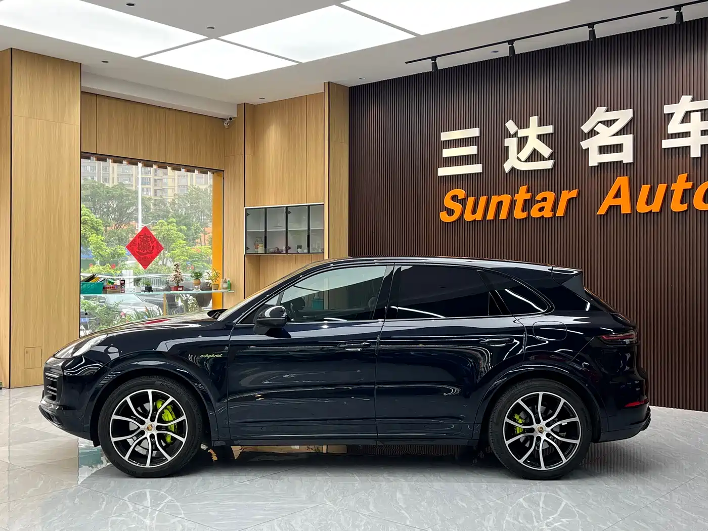 Porsche Cayenne New Energy 2023 Cayenne E-Hybrid 2.0T Platinum Edition фото 13