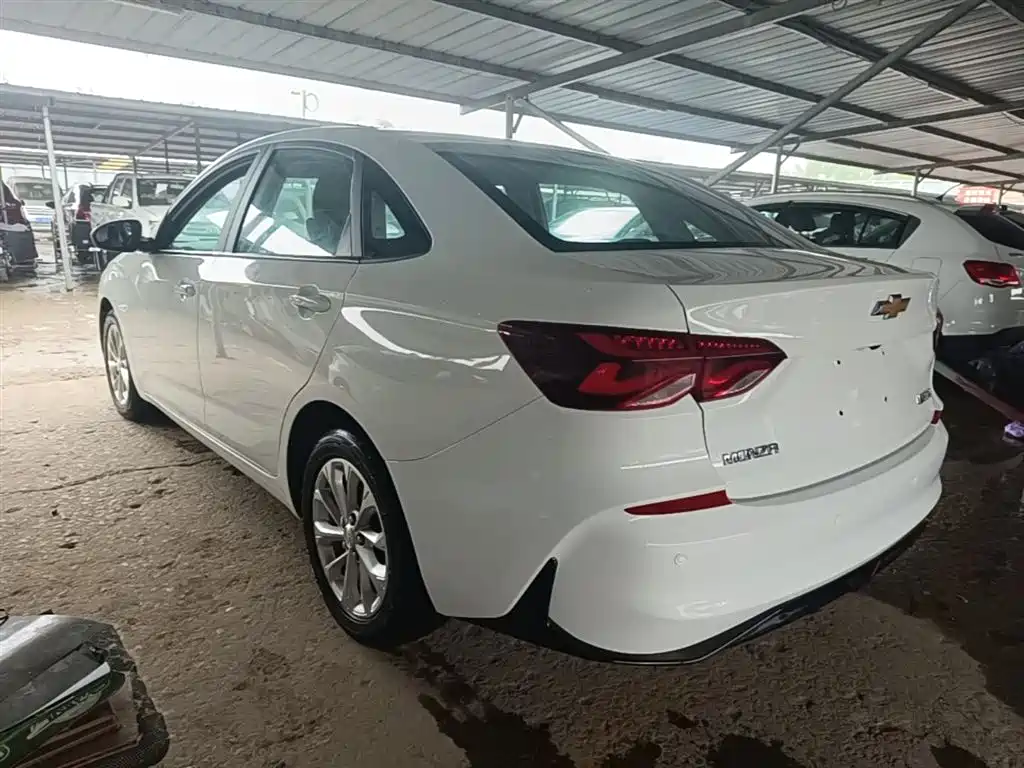 CHEVROLET CRUZE