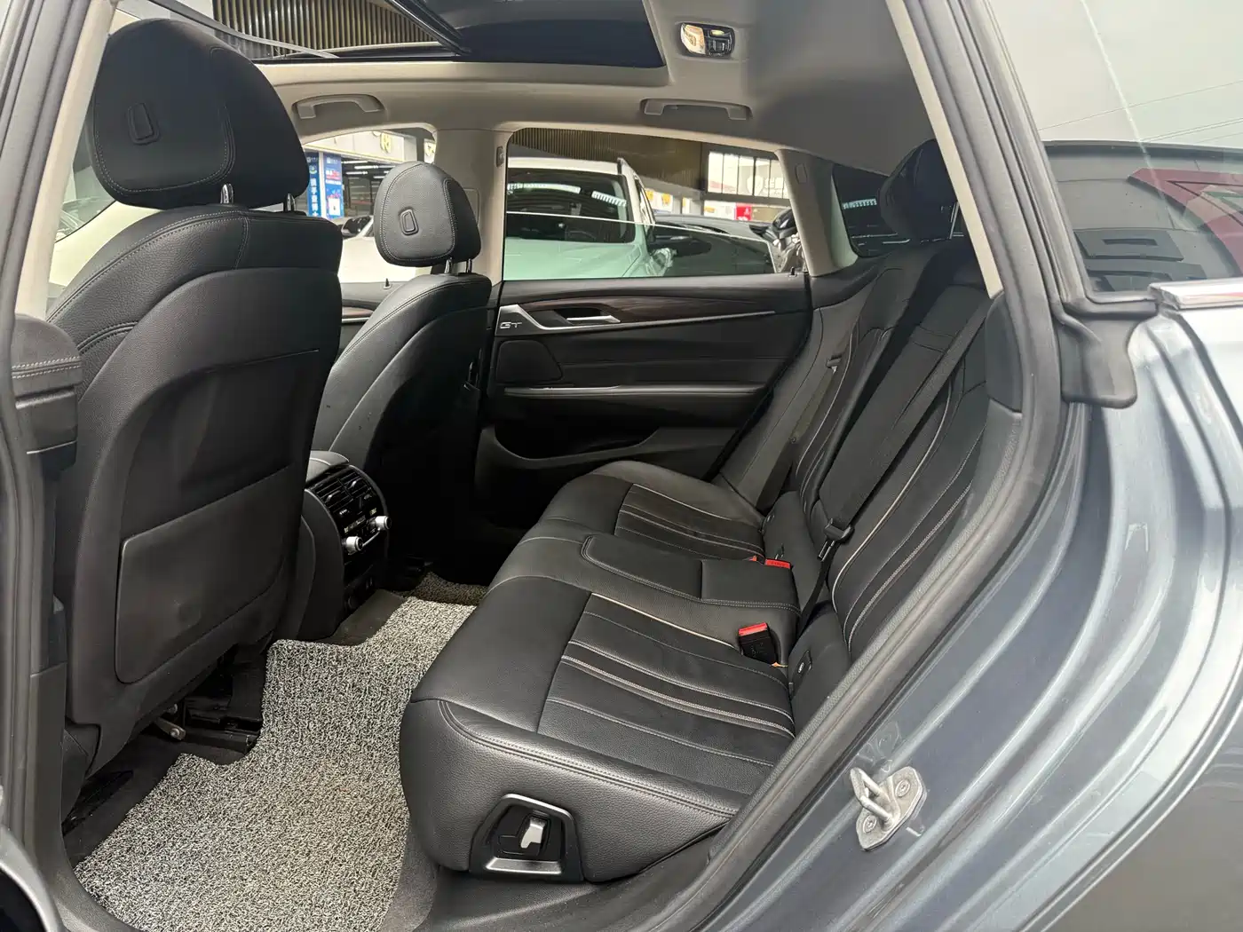 BMW 6 Series GT 2021 630i Luxury Design Package фото 15