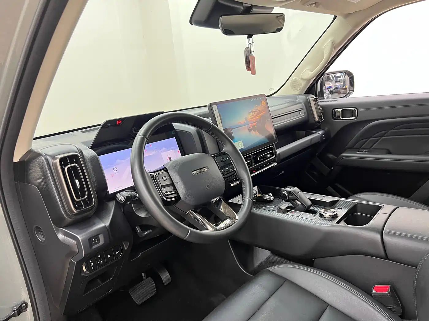 Haval Meng Long NEV 2023 Hi4 102 Explorer Edition фото 14