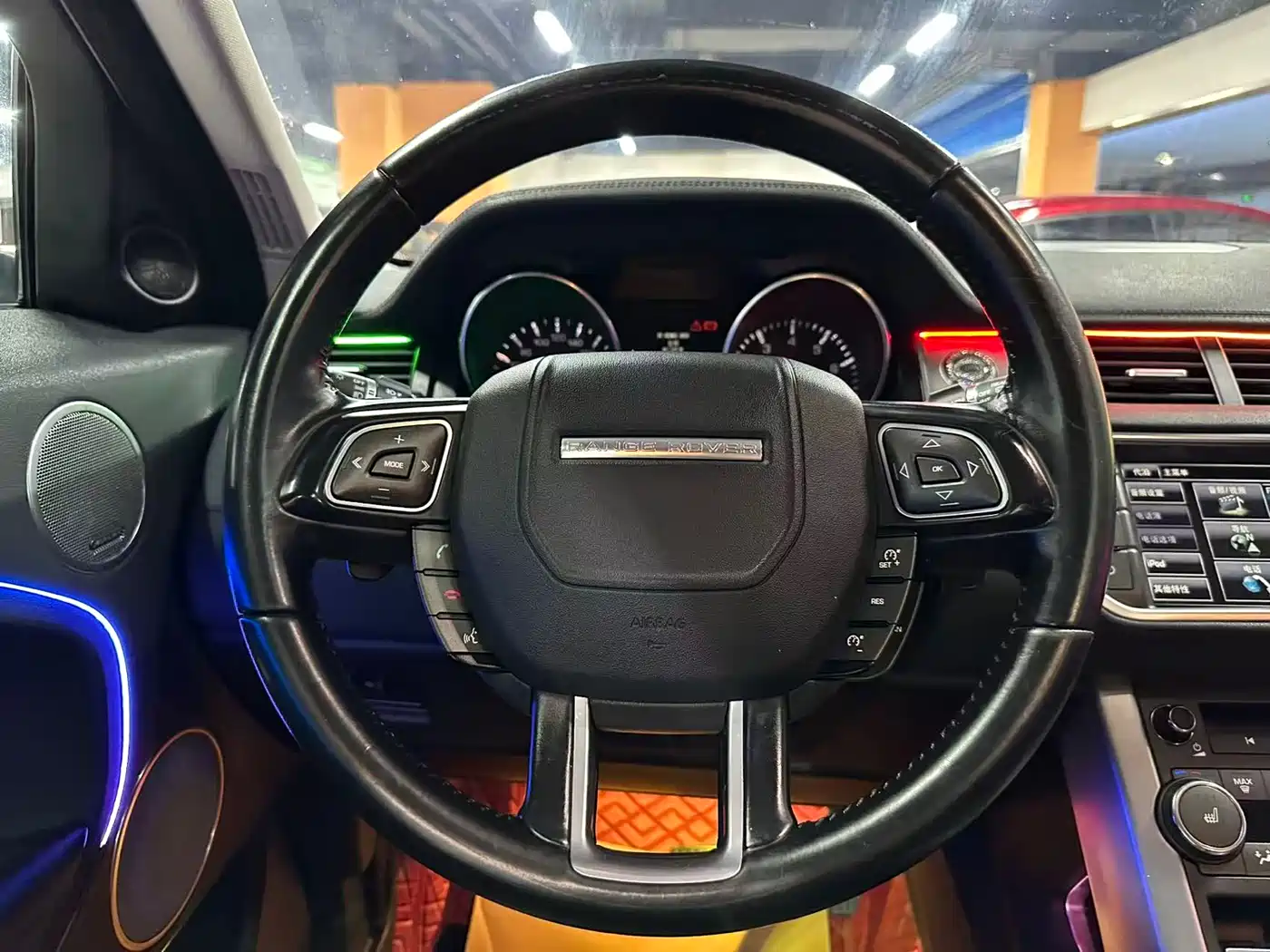 Land Rover Range Rover Evoque 2015 2.0T 5-Door Intelligent Edition фото 10
